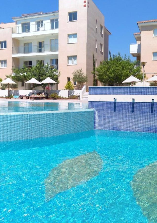Апартаменти Elysia Park Pool View Пафос